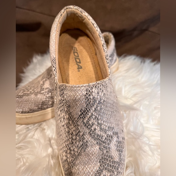 Snakeskin slip on sneakers - Picture 2 of 4
